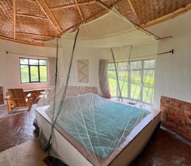 Rubirizi House | Queen Elizabeth Gorge Cottages