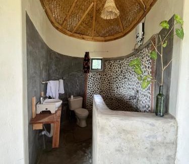 Rubirizi House | Queen Elizabeth Gorge Cottages