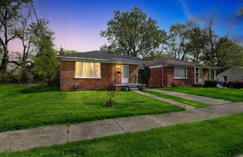 Inkster House | Queen G2 Mansion home