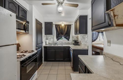 Inkster House | Queen G2 Mansion home