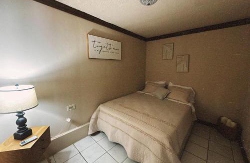 Jayuya House | Queen Guest
