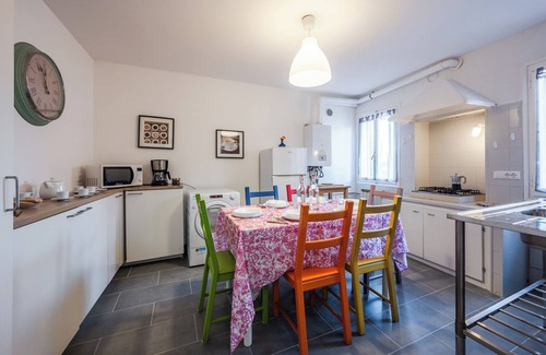 Santa Croce Apartment | Queen Home Carlotta - Three Bedroom Apartment, Sleeps 6