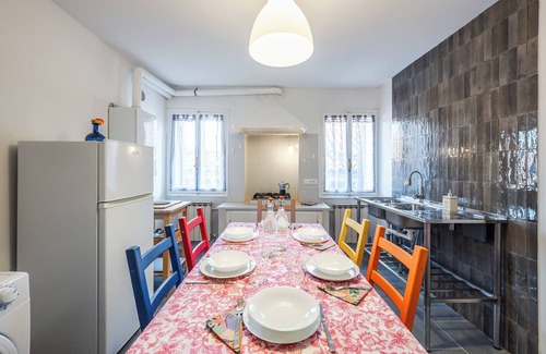 Santa Croce Apartment | Queen Home Carlotta - Three Bedroom Apartment, Sleeps 6