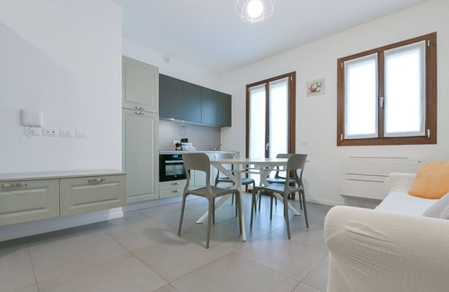 Tessera Apartment | QUEEN HOME VENICE FLY 2