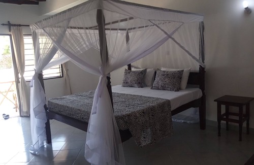 Watamu Cabin | Queen K Cottages At Chrystal Homes