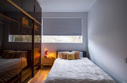 Swansea House | Queen Loft in Nature