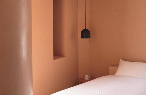 Nihonbashimuromachi Hotel | Queen Pin Boss Lady Room @ Tokyo Street Art Hotel