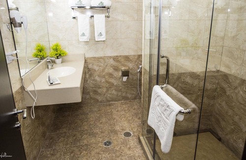 Hebron Hotel | Queen Plaza Hotel