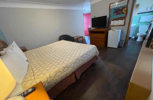 Harwich Hotel | QUEEN'S MOTEL