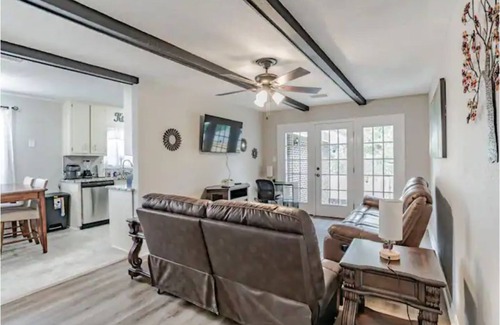 Mobile House | Queen's Palace