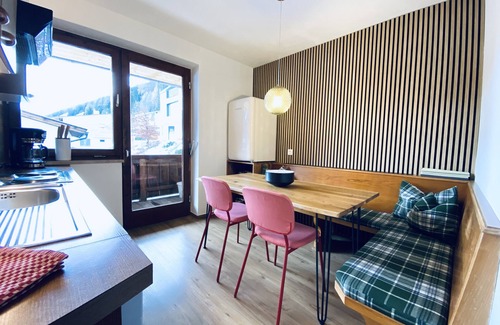 Medraz Apartment | Queen Serles - spacious, cozy & sustainable