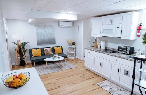 Mount Pleasant Apartment | -Queen+Sofa Bed-“Modern/Cozy/Lovely” Casita CoNeJo