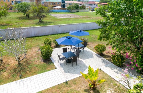 Georgetown Apartment | Queen Studio - Republic Terrace Accommodations