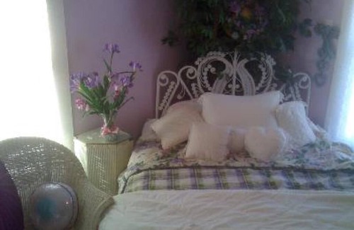 San Angelo Bed & Breakfast | Queen Suite, Garden View at Music Garden Mansion