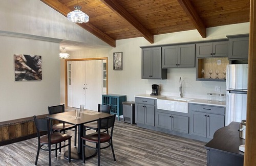 Wellsboro Cabin | Queen Suite w/Shared Amenities Near Town + Trails