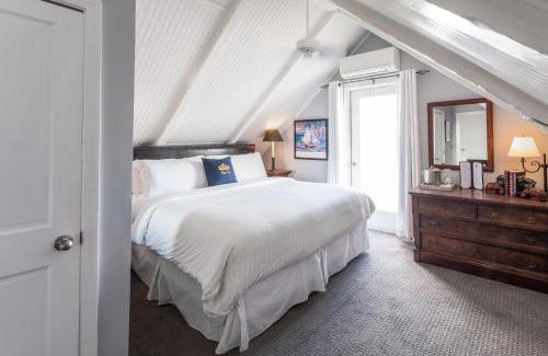 Provincetown Bed & Breakfast | Queen Vic Guest House