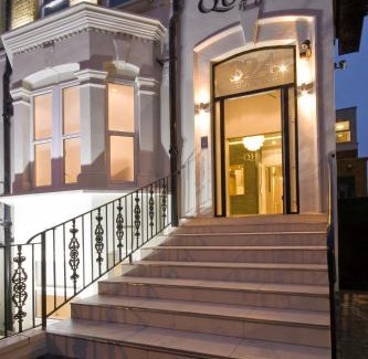 Brownswood Hotel | Queens Hotel