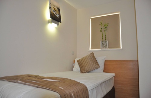 Brownswood Hotel | Queens Hotel