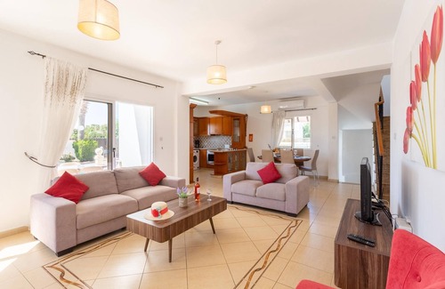 Pegeia Villa | Queens Paradise 1 in Peyia