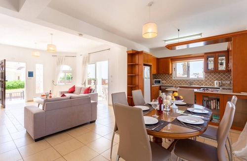 Pegeia Villa | Queens Paradise 1 in Peyia