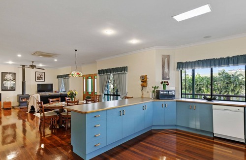 Urraween House | Queenslander on Madsen