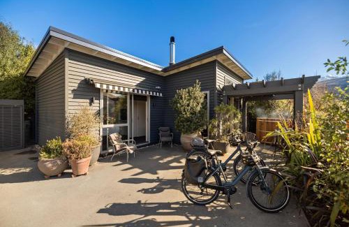 Kelvin Heights House | Queenstown Hot Tub Apartment