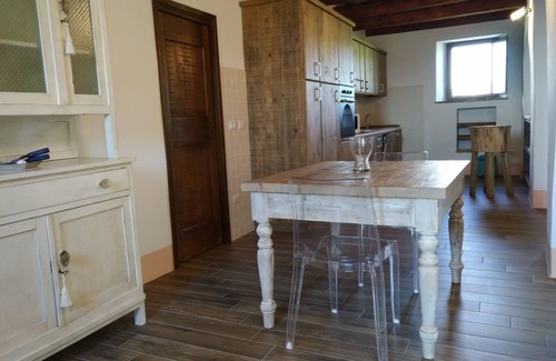 Santa Maria Nuova Villa | QUERCIA apartment, 210 sqm with shared swimming pool