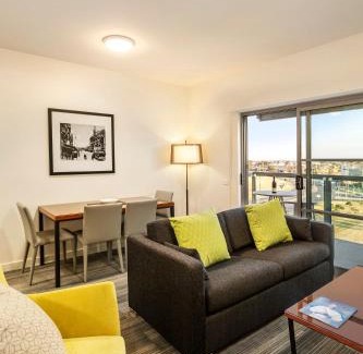 Tullamarine Apartment | Quest Melbourne Airport