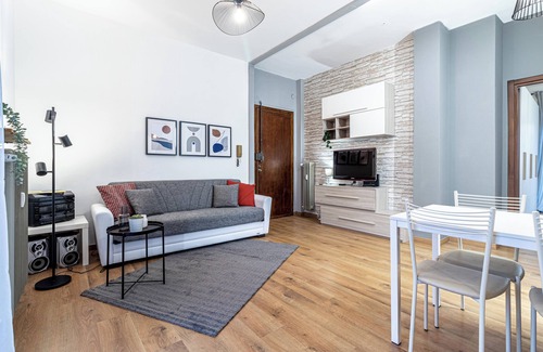 Santhia Apartment | Quick Home - Agatha - One Bedroom Apartment, Sleeps 3