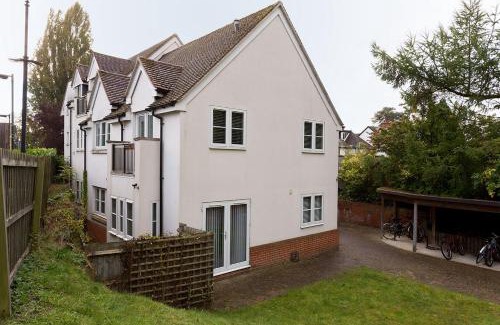 Headington Apartment | Quiet 2 Bedroom Apartment in Headington, Close to Oxford Hospitals & Brookes University