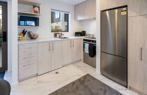 Upper Riccarton House | Quiet 2BR Home on Mohua Lane