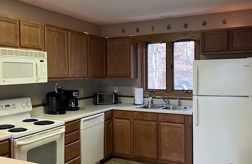 Beech Mountain House | Quiet 3 brm home near golf and resort.