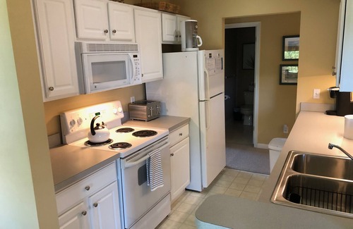 Sussex County Condo | Quiet 3rd floor Condo close to Beaches and Bike Path