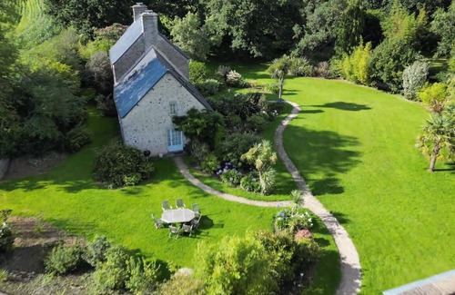 Valognes House | Quiet 4-star cottage on 2.5ha grounds 15km from the sea.