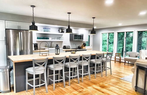 Oakland House | Quiet, 6 bedroom 4 bath Lakefront home, private sandy beach, near Colby College