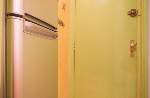 Quartier Saint-Ambroise Condo | quiet and comfortable studio steps away from le marais