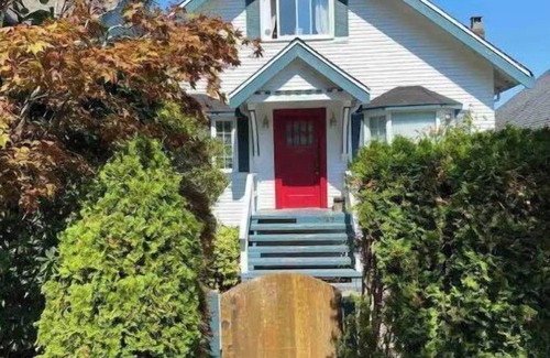 Kitsilano House | Quiet and cosy get away suite in Point Grey Vancouver BC, near UBC and beach.