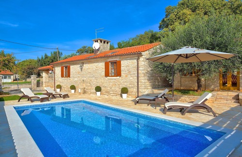Kastel House | Quiet and Cozy Cottage in Nature