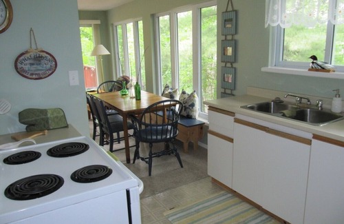 Feronia Cottage | Quiet and Prestine Four Mile Bay Family Cottage