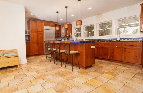 Vista House | Quiet and Tranquil Vacation Getaway w/Yoga Room. Close to Theme Parks/LegoLand.
