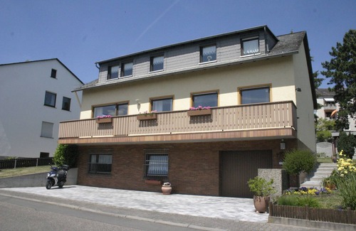 Ruedesheim am Rhein Apartment | Quiet apartment, vineyards nearby, 15 minutes walk to the center,