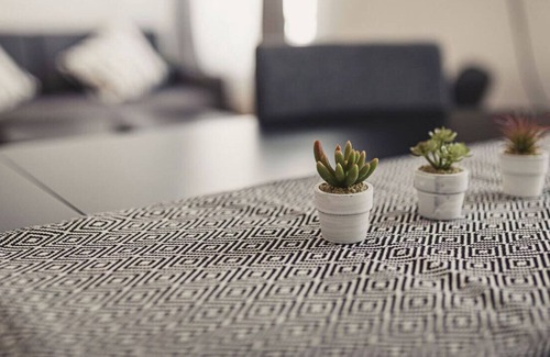 Lahr House | Quiet apartment (No. 6) with old, renovated floorboards