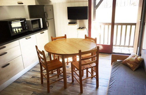 Peyragudes Apartment | Quiet apartment 100 m from Lake Genos/Loudenvielle, 4 people, 2 bedrooms, wifi