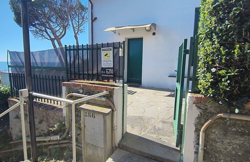 Sestri Levante Apartment | Quiet apartment surrounded by the green and very close to the sea