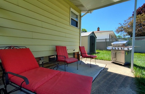 Fairview Park House | Quiet Area ★ Pool Table ★ Fenced Yard ★ Near Hospital & Airport
