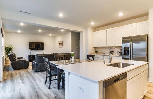 Avon House | Quiet Avon Home - Near Indianapolis Speedway!