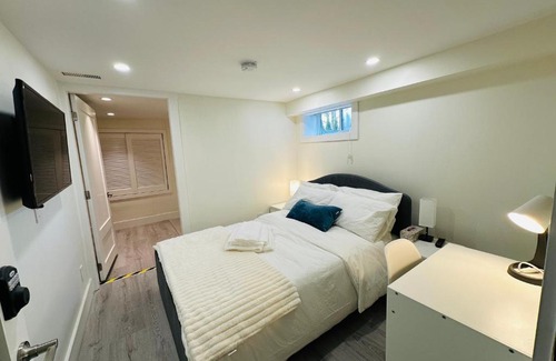 Shaughnessy House | Quiet Basement Suite Steps from Quilchena Park in Vancouver