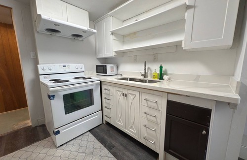 Bridlewood House | Quiet BAST Room near Kennedy Sheppard 401