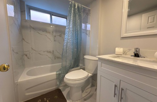 Bridlewood House | Quiet BAST Room near Kennedy Sheppard 401