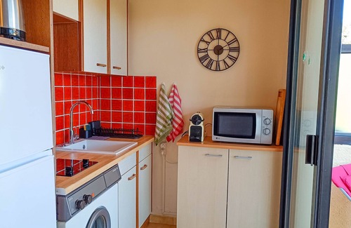 Boulouris-sur-Mer Apartment | Quiet, Beaches 900 m, Nice Terrace, Air-condition